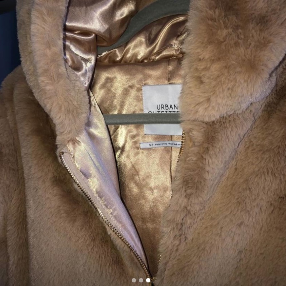 Oversized Faux-Fur Jacket - Picture 4 of 5